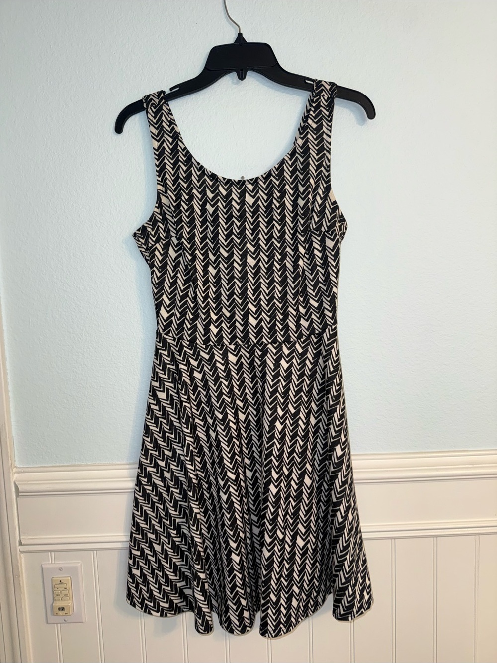 Soprano Black and White Chevron Midi Dress